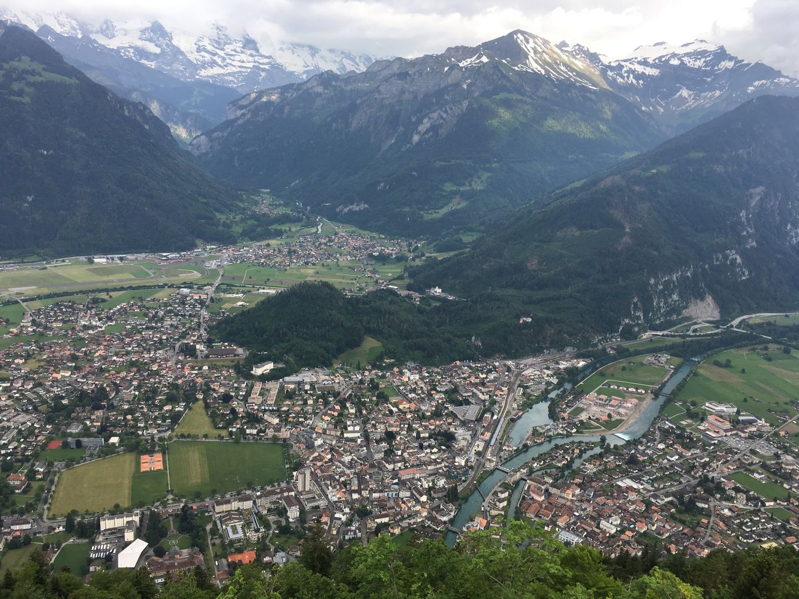 Interlaken Travel Guide: Switzerland cover 1336