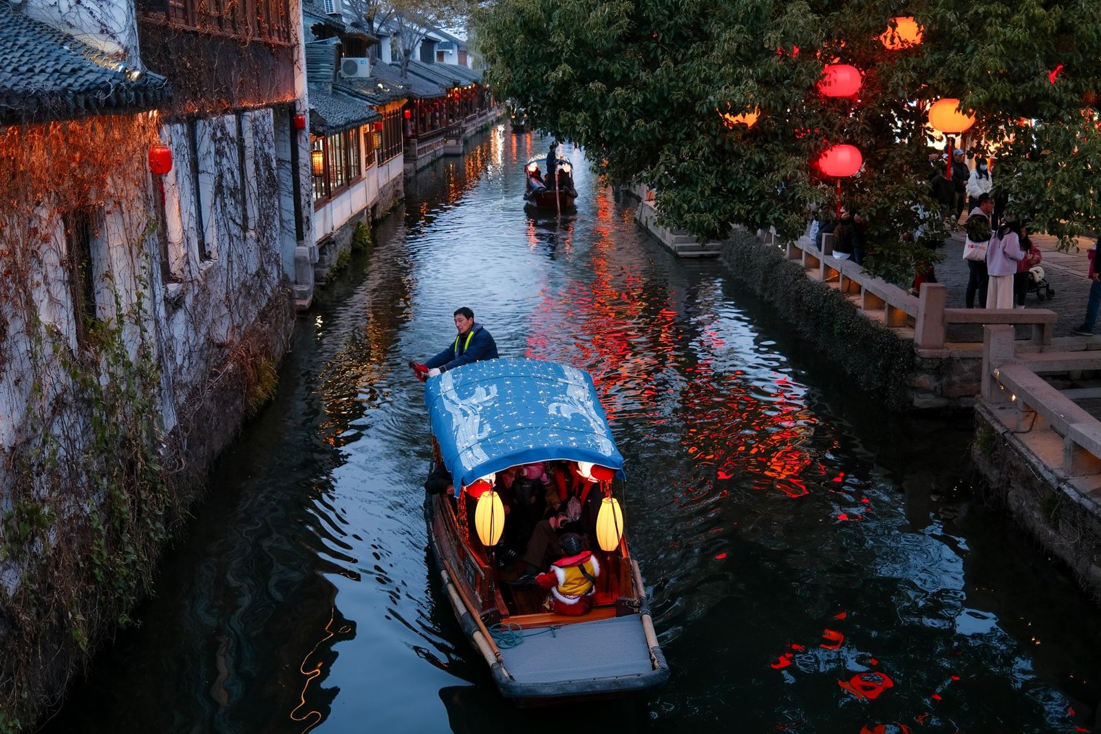 Suzhou Travel Guide: China cover 2213